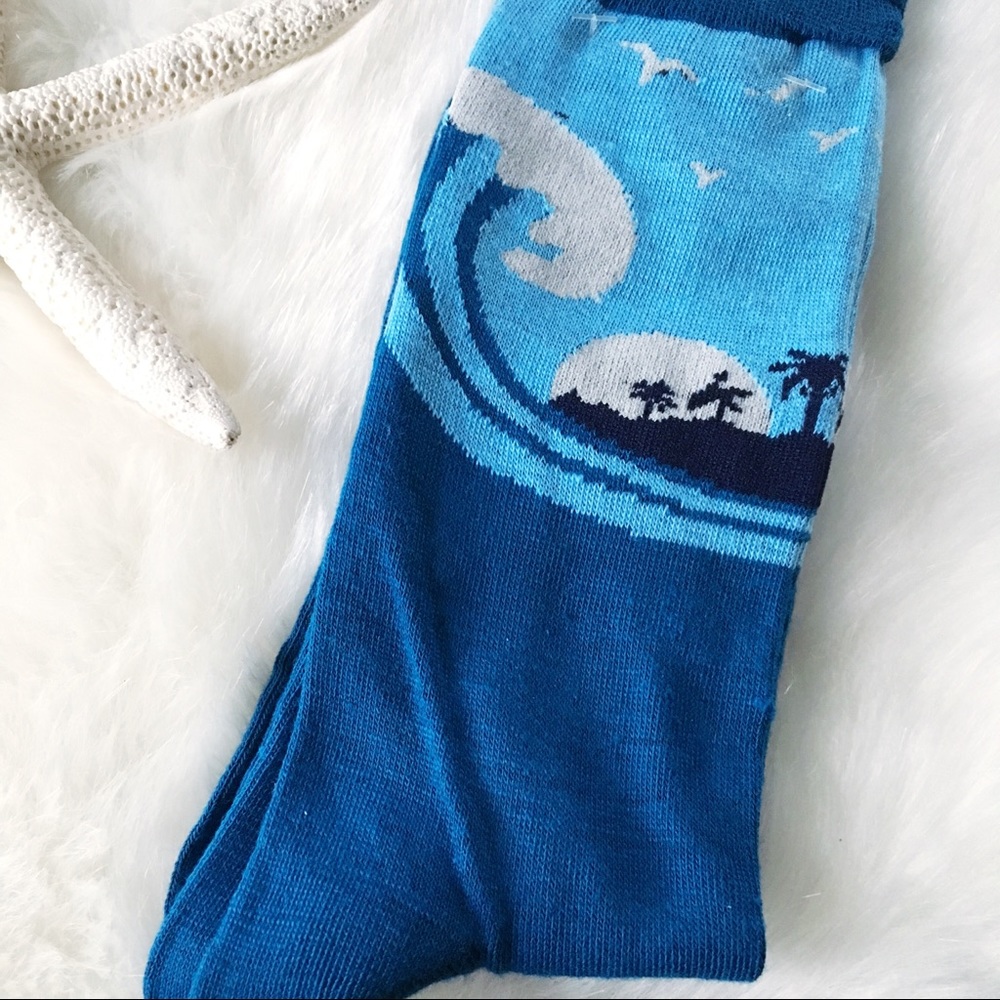 OCEAN WAVE Mens Printed Crew Socks Novelty Gift - Picture 2 of 2